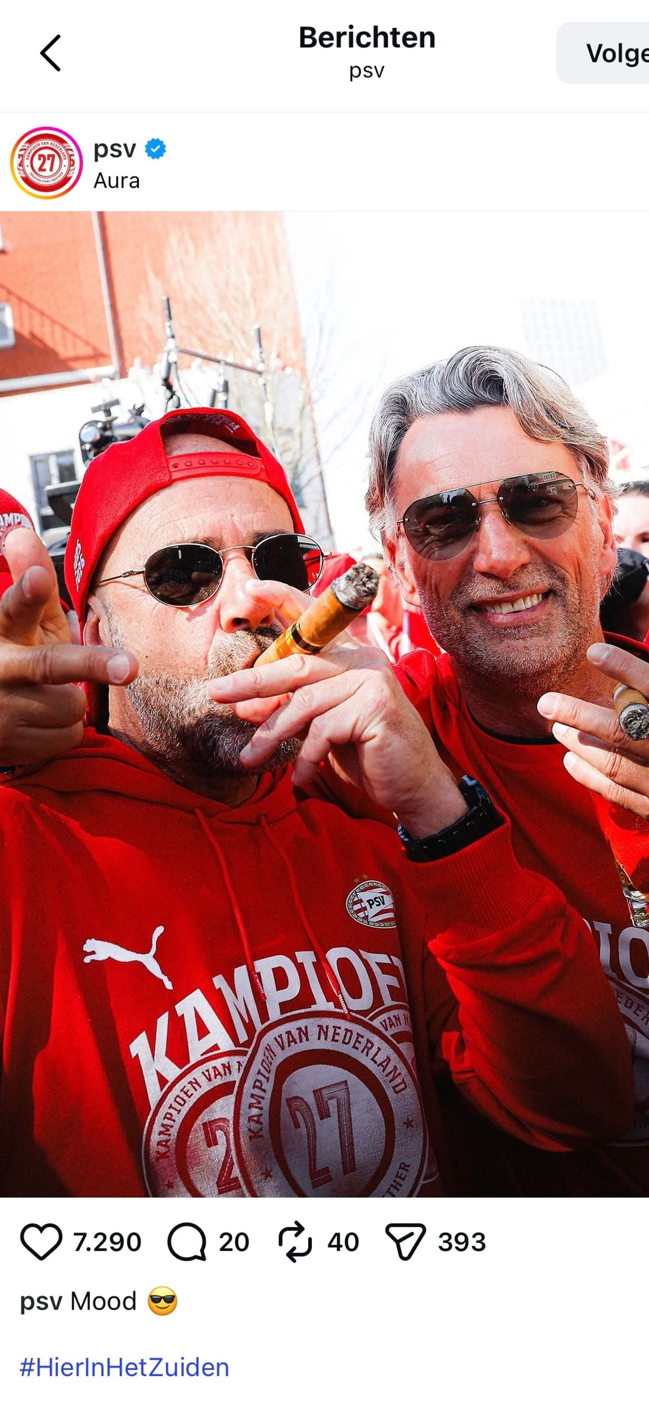 Peter Bosz rookt op de platte kar een sigaar nadat PSV kampioen geworden is. Volgens Boy Tanis geven de trainer en de club daarmee een verkeerd voorbeeld (foto: Instagram PSV).