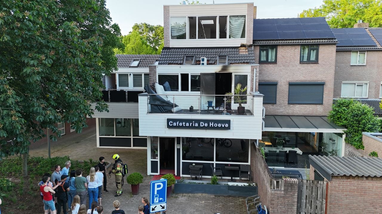 Het appartement zit boven een cafetaria (foto: Bart Meesters / Persbureau Heitink).