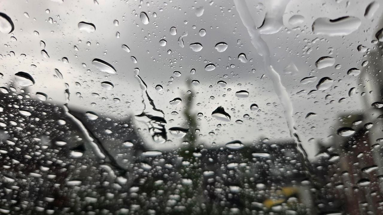 Een regenachtig Raamsdonk dinsdagochtend (foto: Noël van Hooft). 