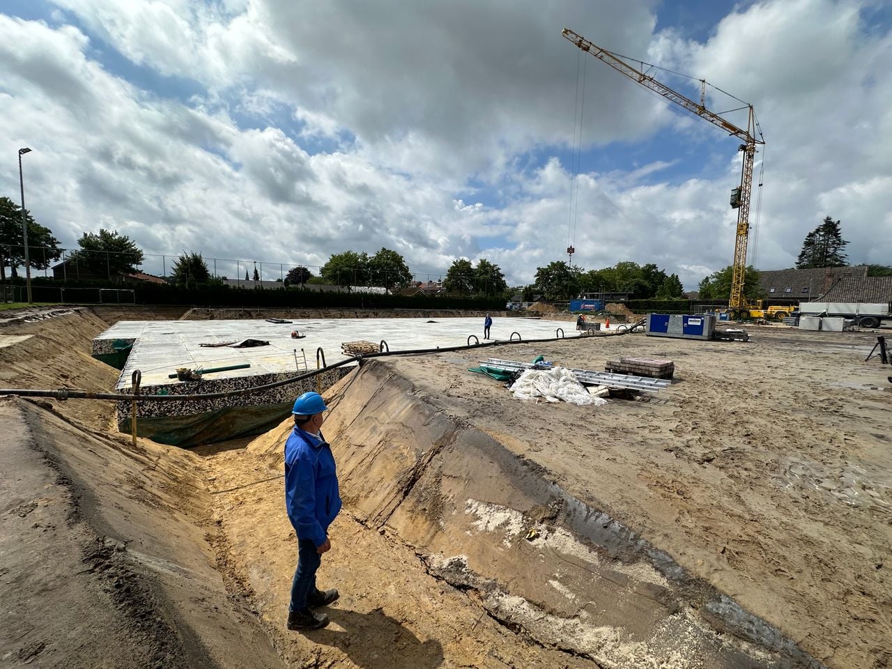 Op de regenkelder komt straks een voerbalveld (foto: Omroep Brabant).