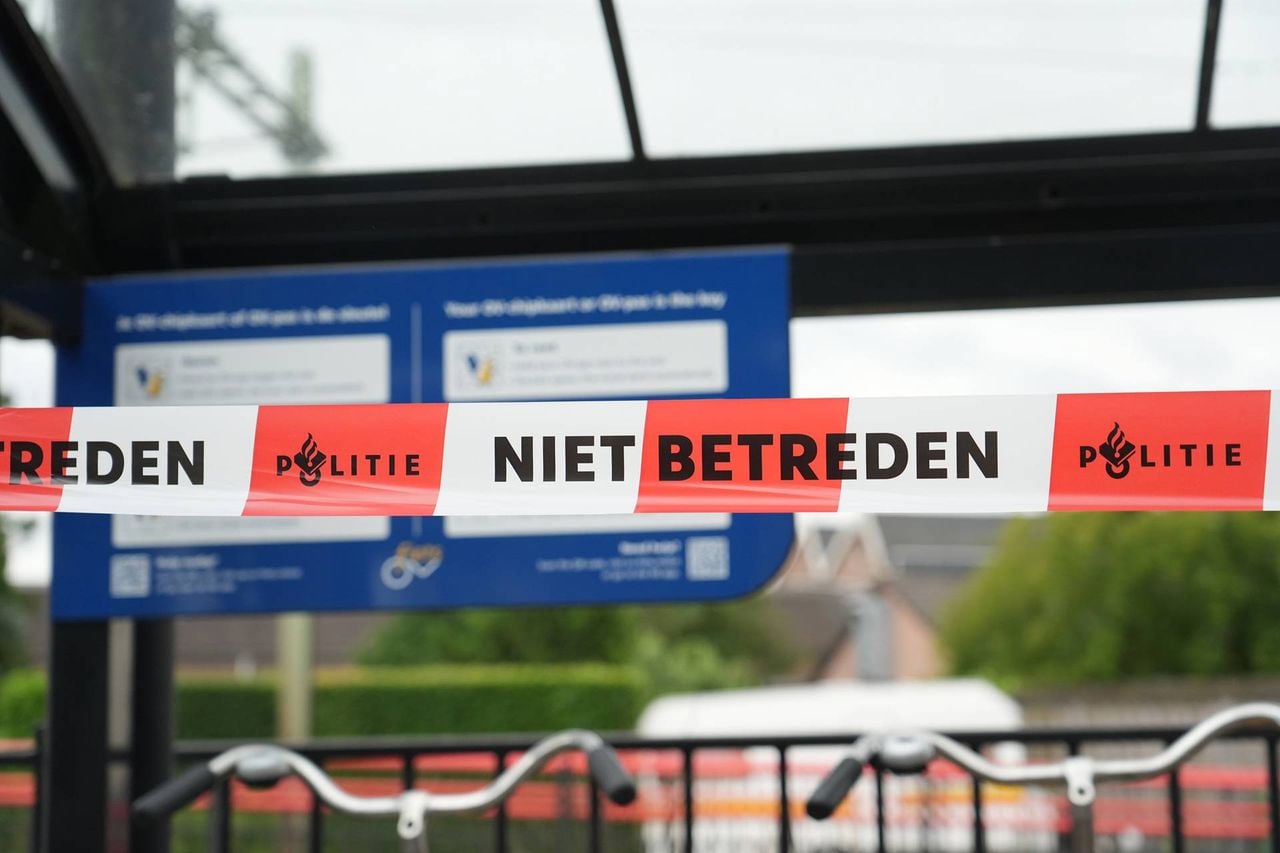 Aanrijding met een persoon (foto: Jeroen Stuve / Persbureau Heitink). 
