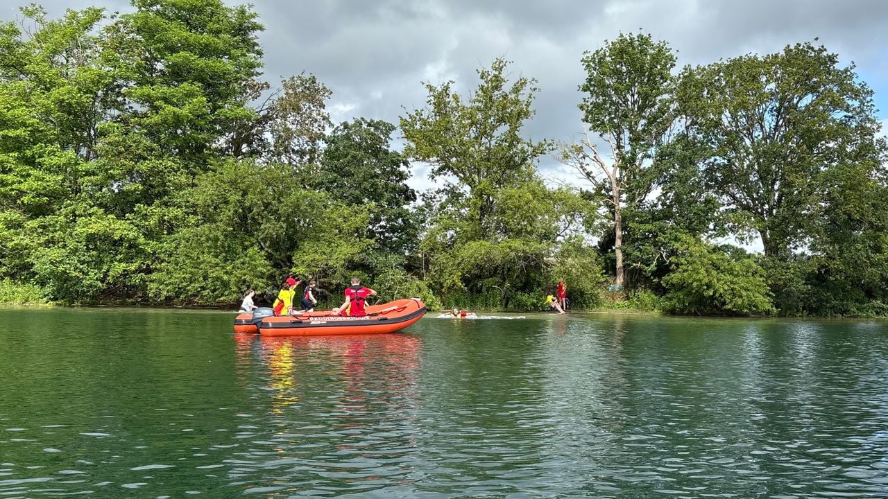 De reddingsbrigade in actie op de Galderse Meren (foto: Imke van de Laar).