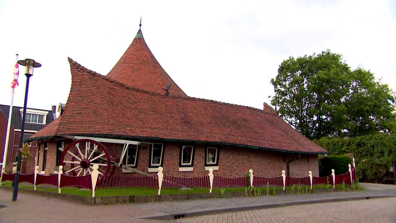 Het Pieckhuisje is alles behalve recht (foto: Omroep Brabant).