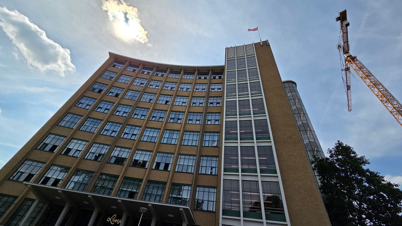 Het complex met meer dan vierhonderd appartementen in Eindhoven (foto: Noël van Hooft).
