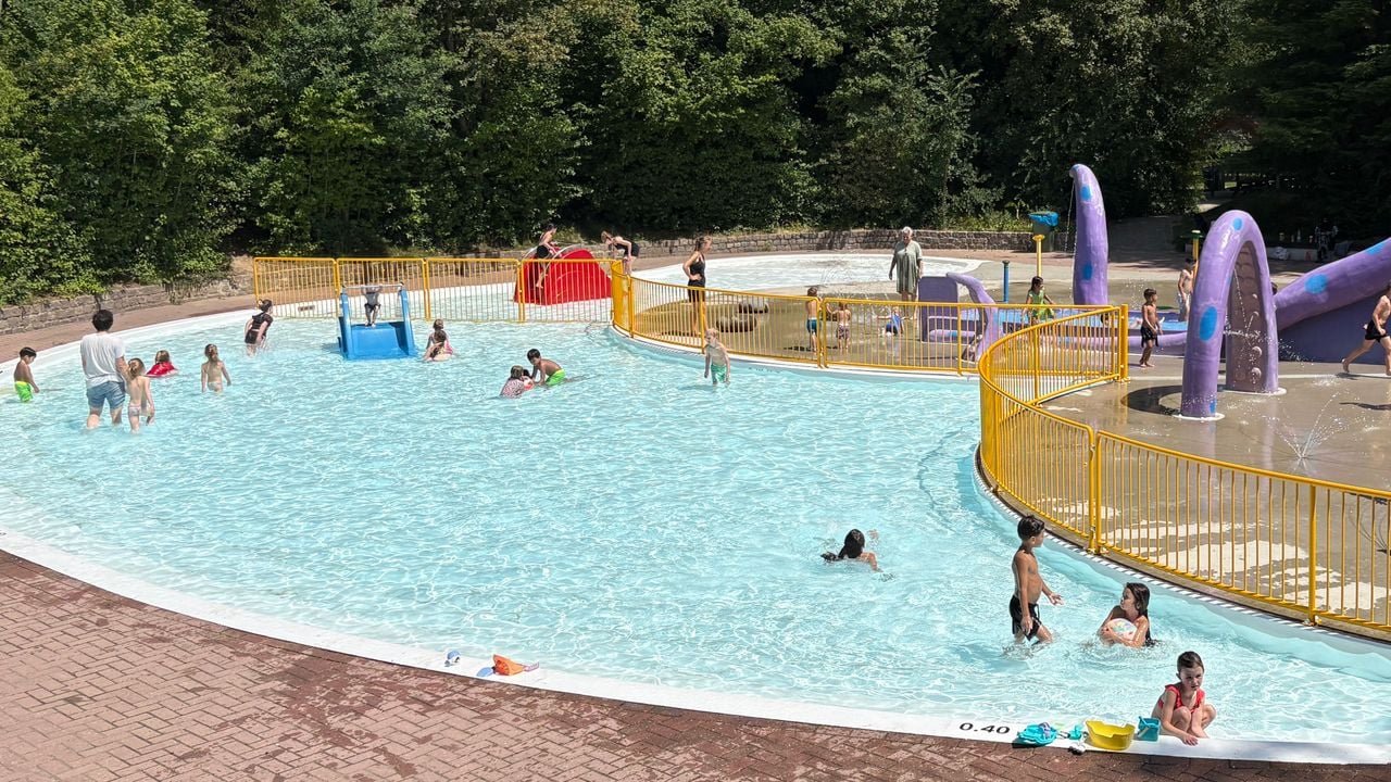 In Speelpark de Splinter in Eindhoven kan weer in het kinderbadje gespeeld worden (foto: Rogier van Son). 