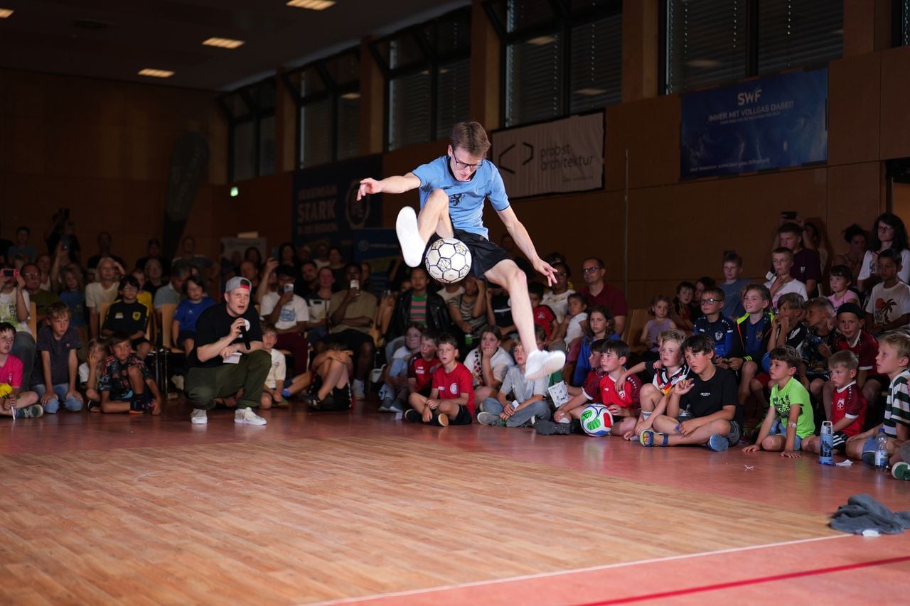 Jonathan van Rijsbergen behoort tot de wereldtop in freestyle voetbal.