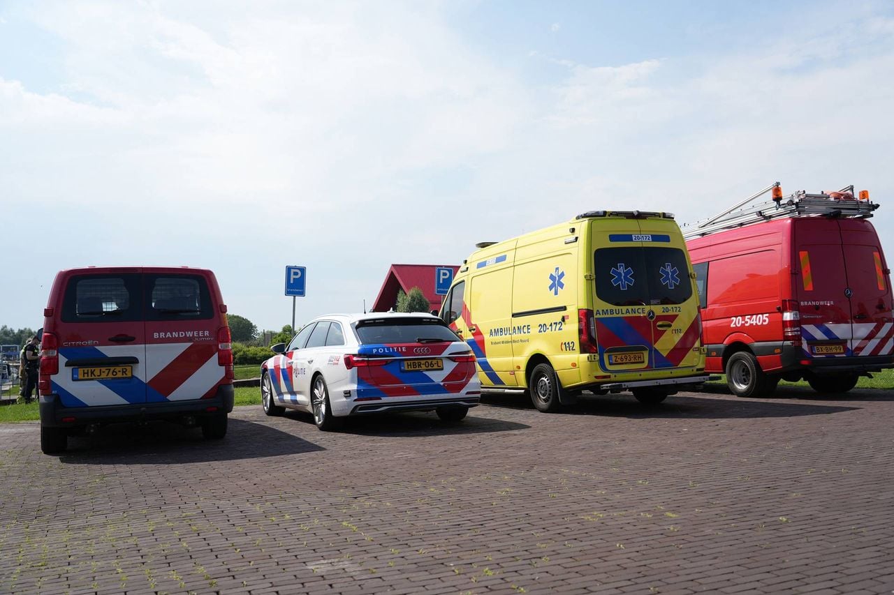 Veel hulpdiensten kwamen op het ongeluk af (foto: Jeroen Stuve / Persbureau Heitink).