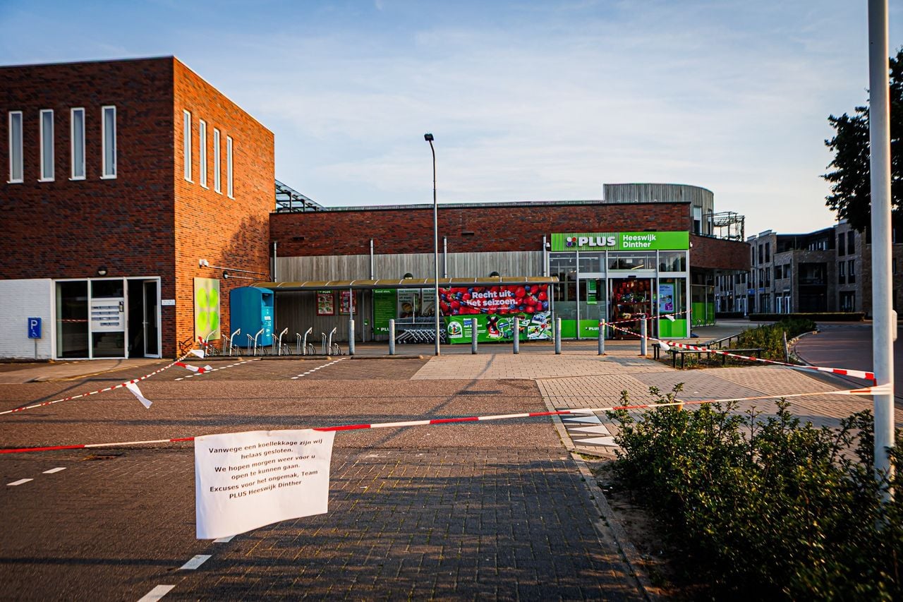 De supermarkt blijft voorlopig dicht (foto: Jordi de Bruijn / SQ Vision).