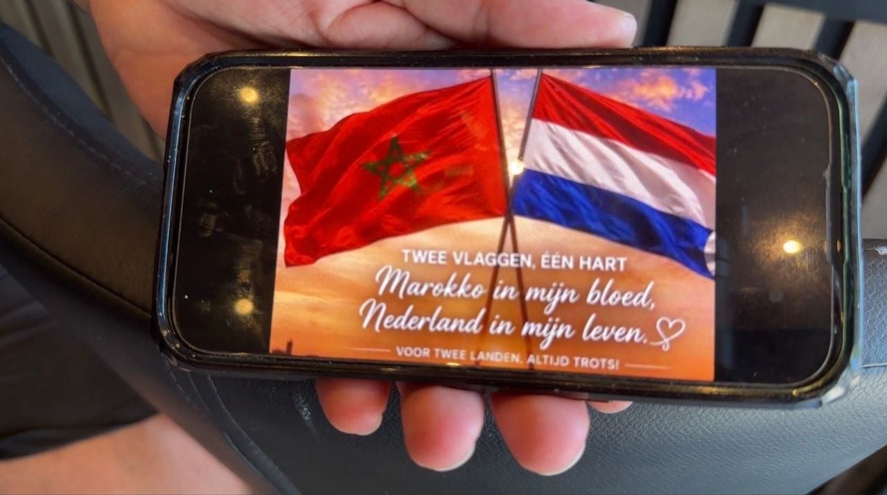 Twee vlaggen, één hart (foto: Ruud Ritzen).