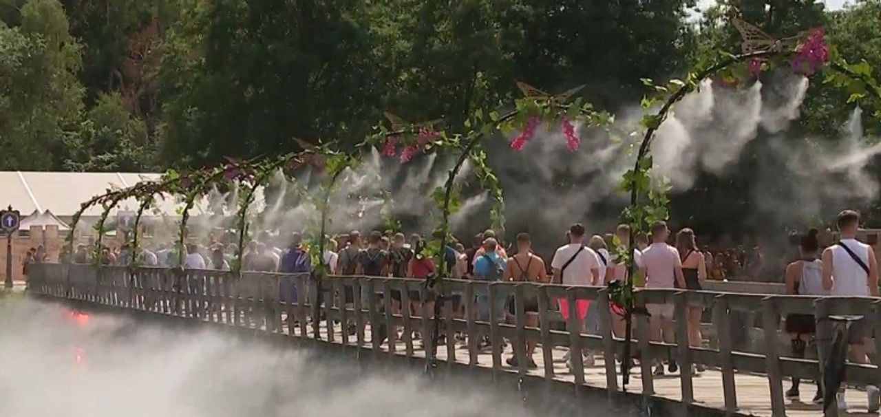 Vernevelaars kennen we nu nog vooral van festivals, zoals hier bij Tomorrowland in België 