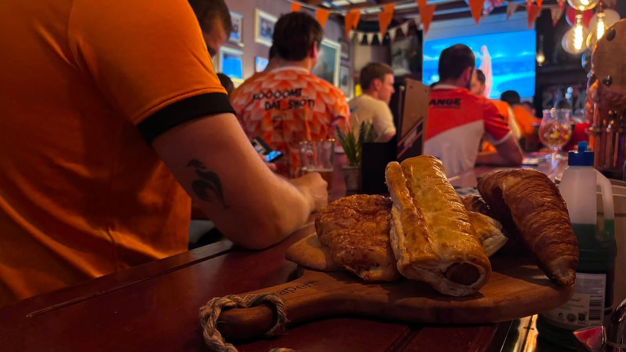 Met goedgevulde maag keken de fans naar Oranje.