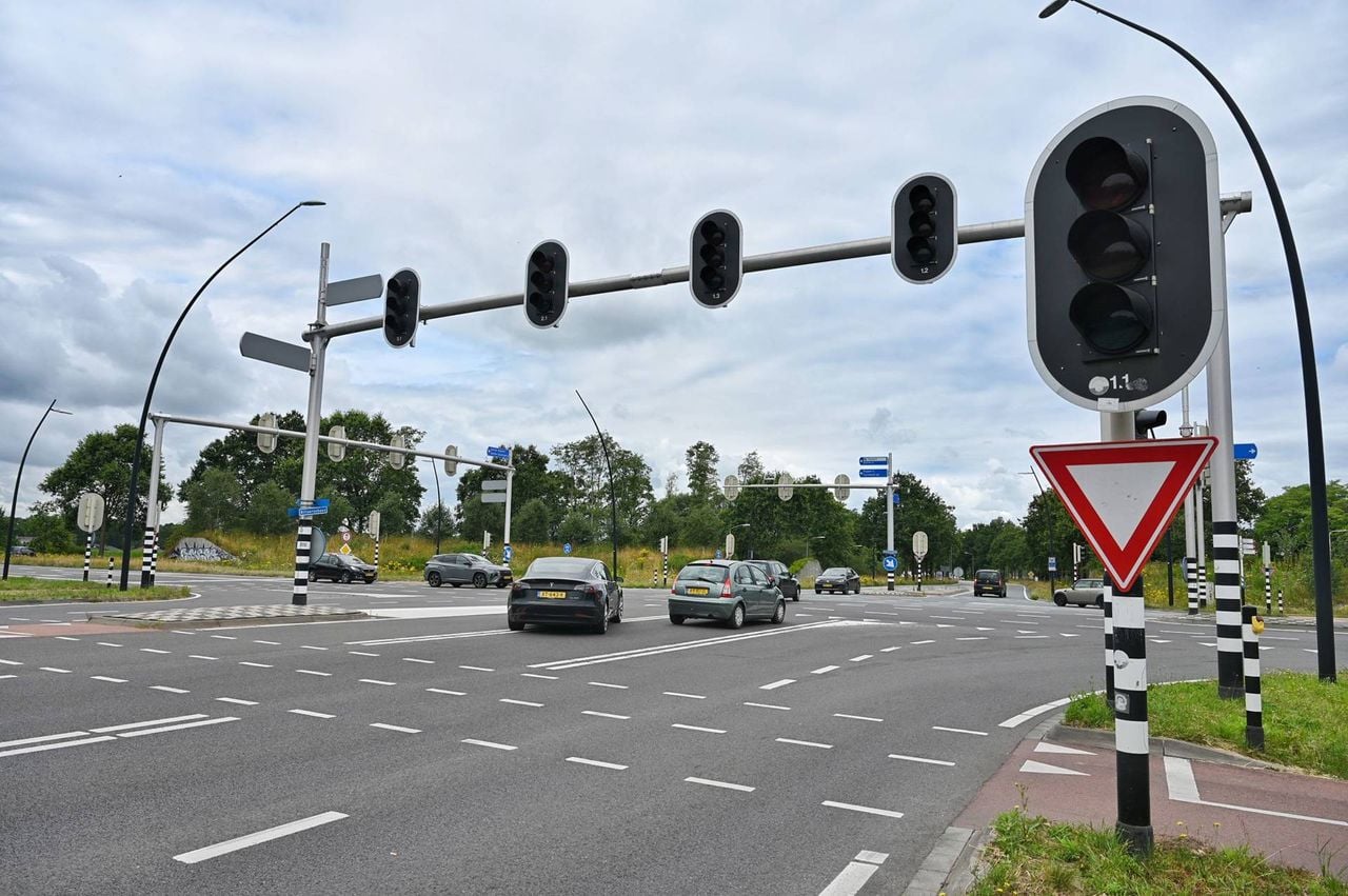 Stoplichten buiten werking door de stroomstoring in Tilburg en omgeving (foto: Toby de Kort/Persbureau Heitink).