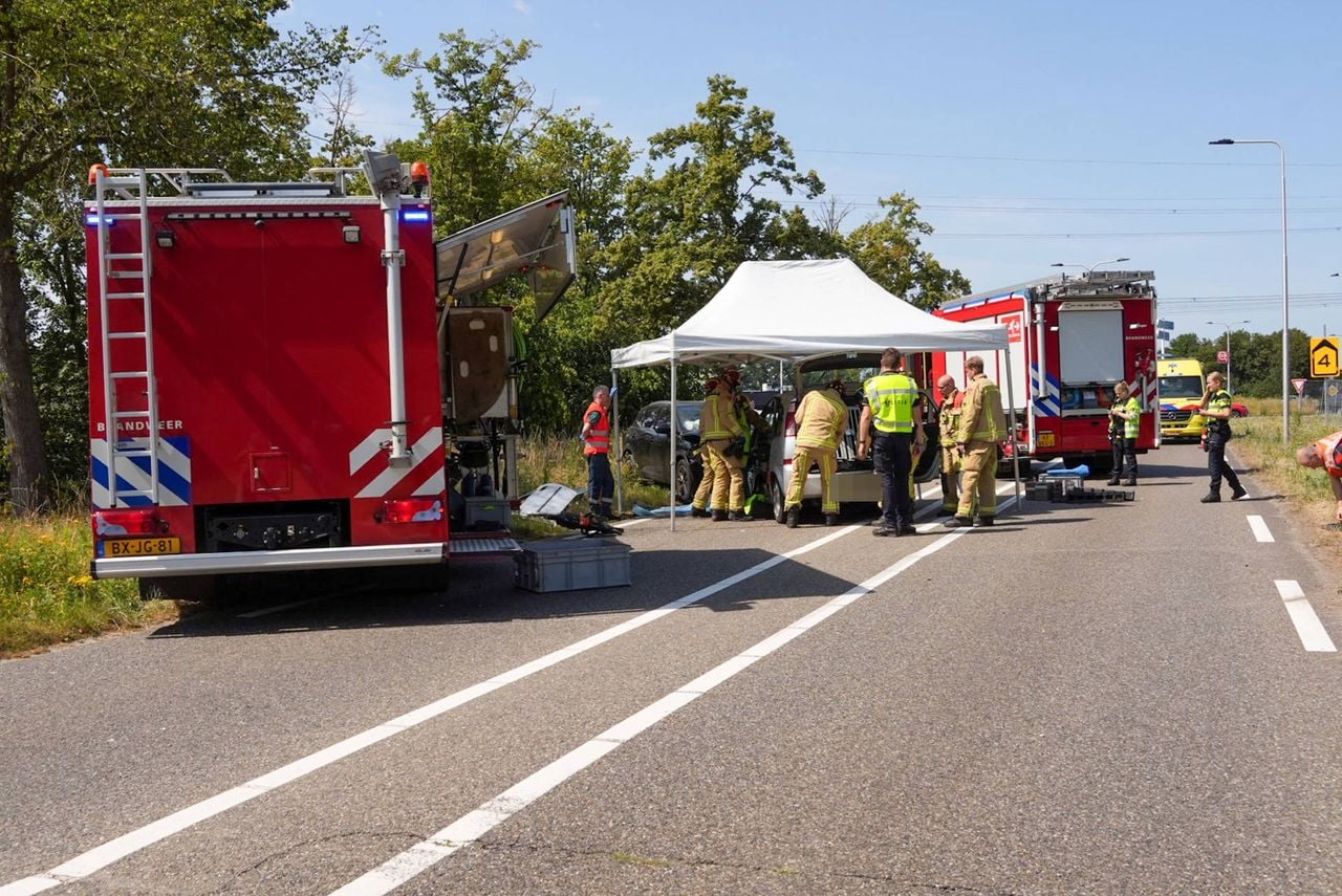 De weg is dicht (foto: Harrie Grijseels / Persbureau Heitink).