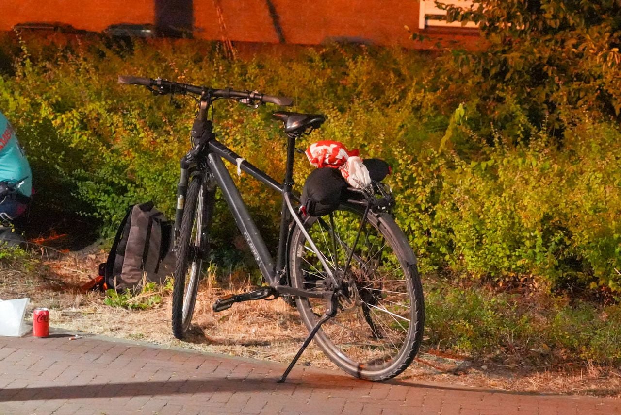Een fietser raakte woensdagavond gewond in Helmond (foto: Harrie Grijseels/Persbureau Heitink).
