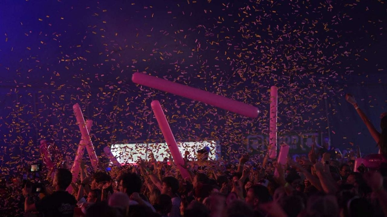 De confetti vloog in het rond (foto: Omroep Gelderland).