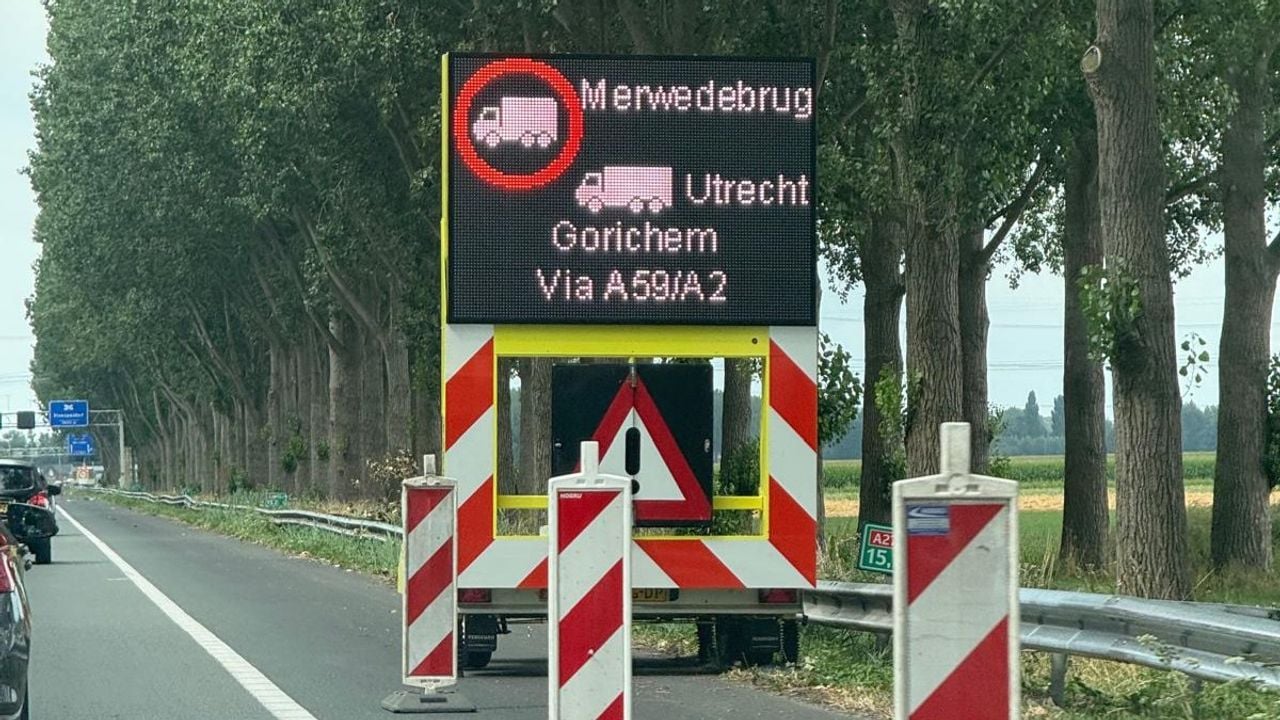 Er staan al omleidingsborden voor vrachtwagens (foto: Omroep Brabant).