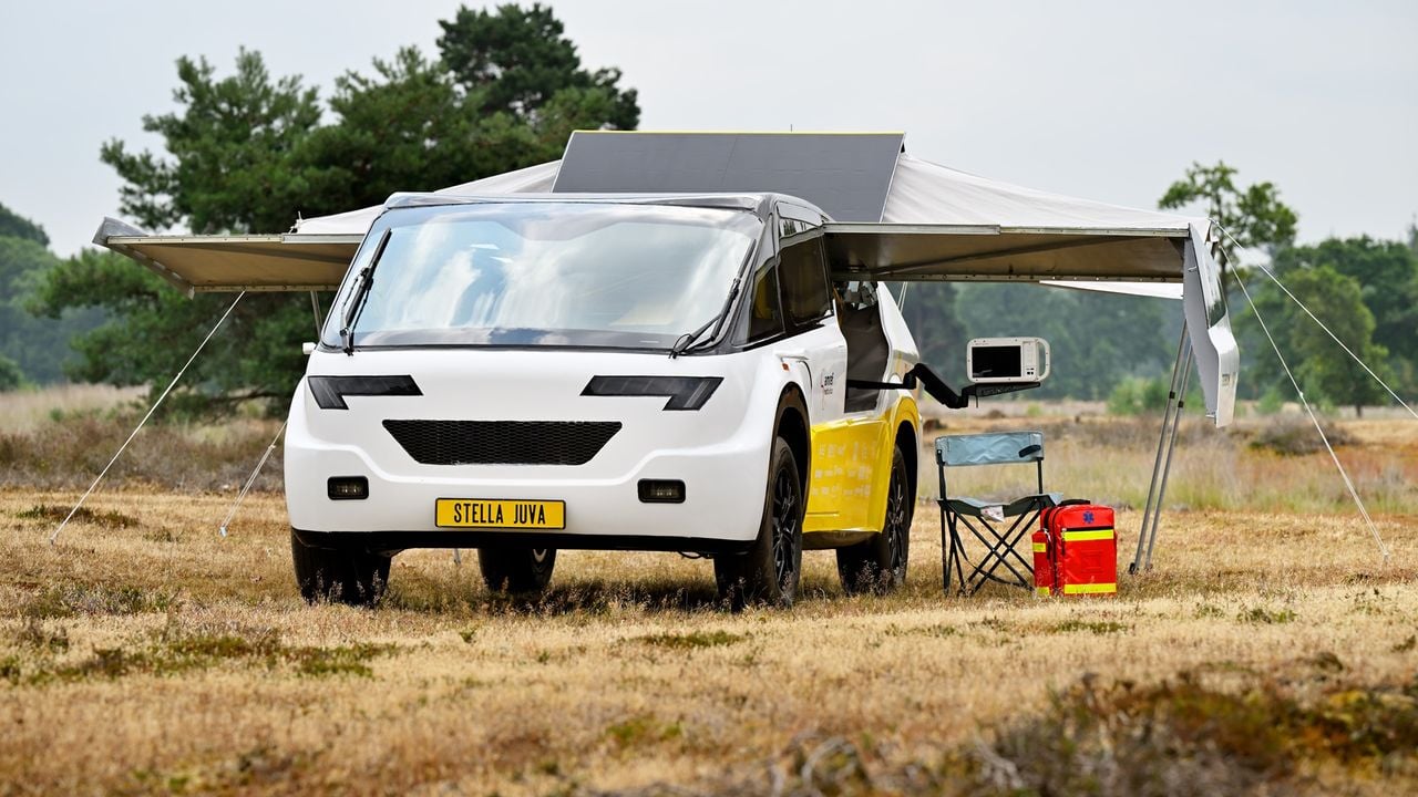 De zonneambulance van Solar Team Eindhoven (foto: TU/e/Bart van Overbeeke)