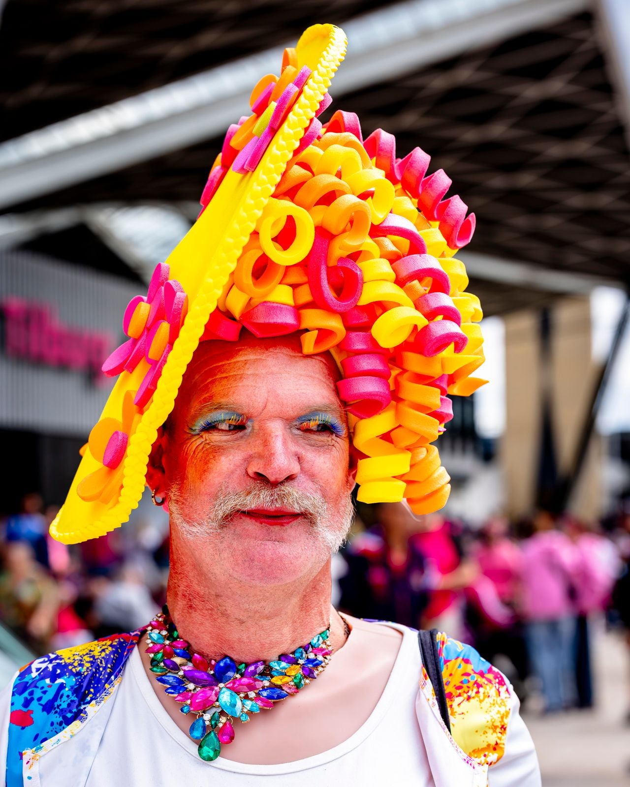 Bezoekers halen alles uit de kast voor Roze Maandag (foto: EYE4IMAGES - Caroline van Leusden).