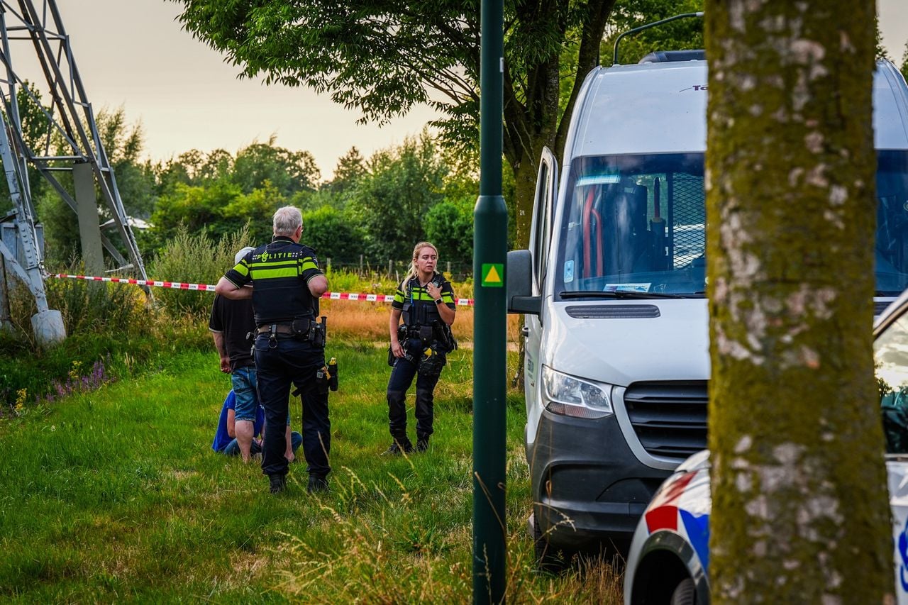 De taxichauffeur werd beroofd aan de Schoolhuisweg in Veghel (foto: SQ Vision). 