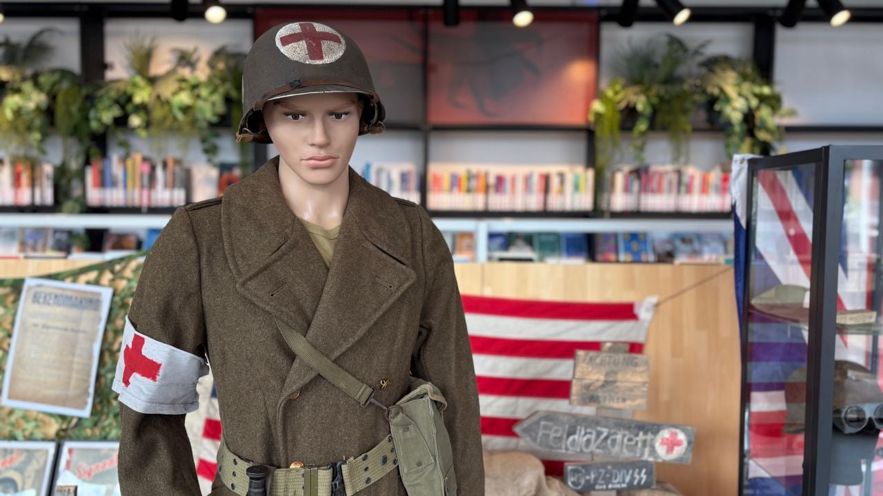 Het originele uniform van een Amerikaanse legerdokter (foto: Pieter Soethout)