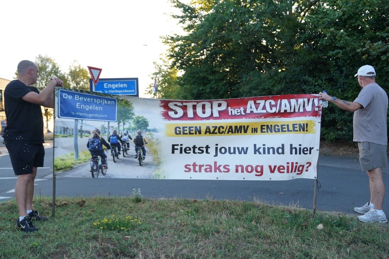 Mensen die het er niet mee eens zijn, laten ook van zich horen (foto: Bart Meesters/Persbureau Heitink).