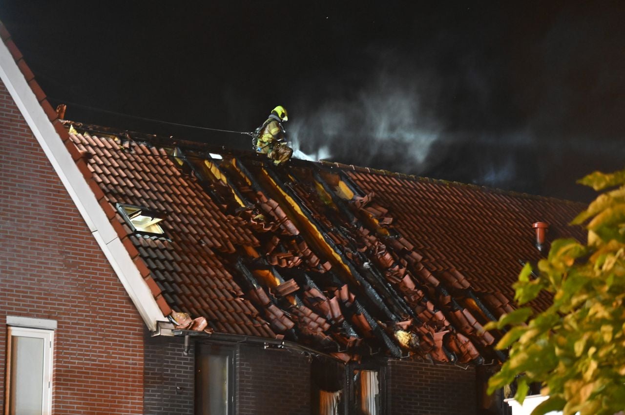 Woningbrand in Etten-Leur (foto: Perry Roovers/Persbureau Heitink). 