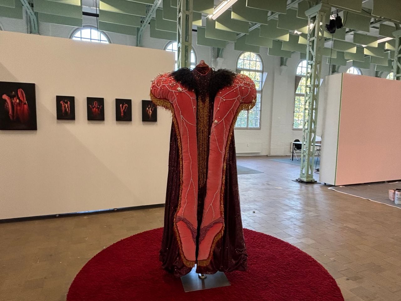 'See me & Feel me' van kunstenaar Atty Bax staat ook op de tentoonstelling Sexhibition (foto: Agnes van der Straaten).