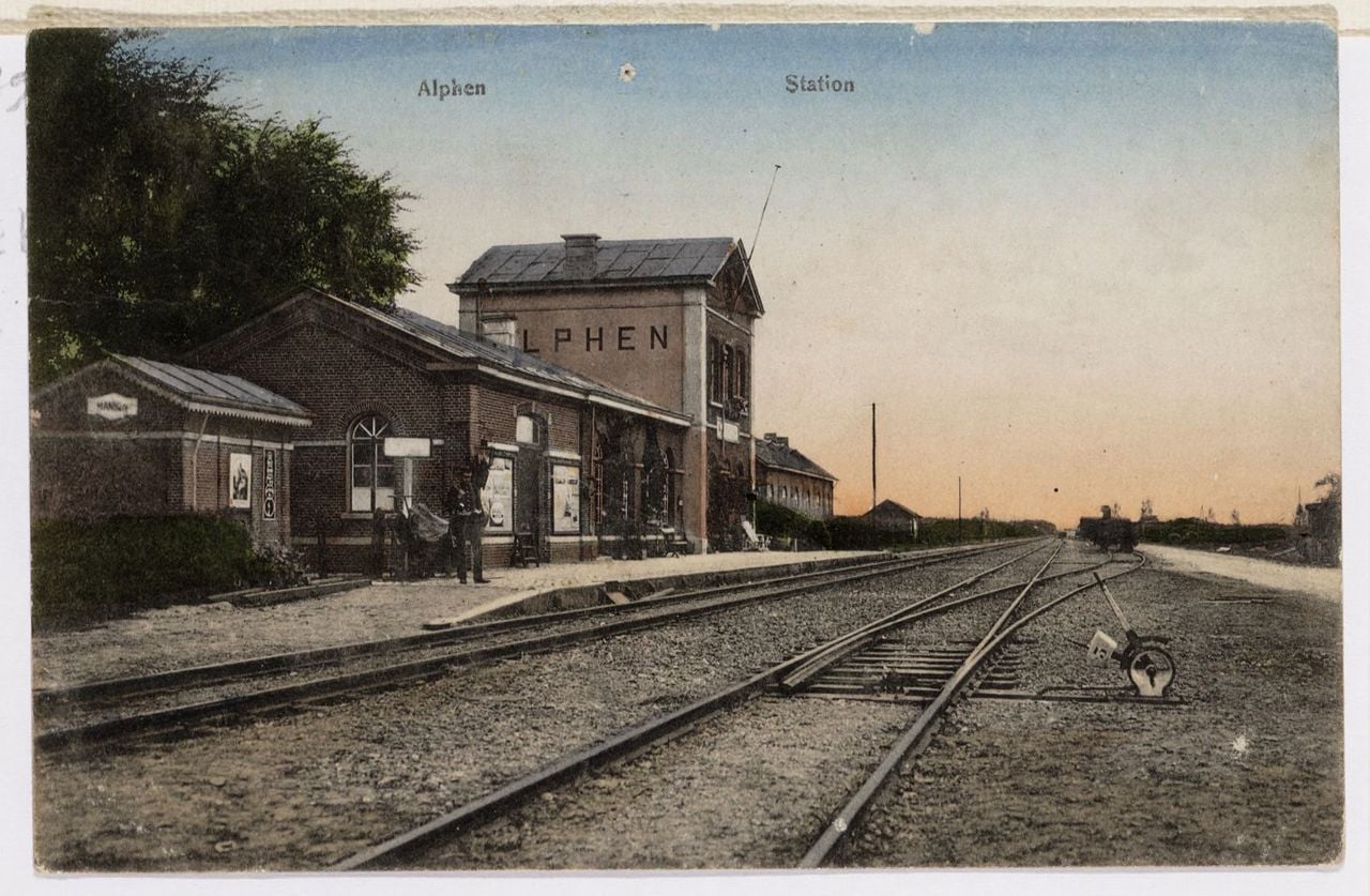 Het verdwenen station van Alphen dat onderdeel uitmaakte van het Bels Lijntje (foto: Regionaal Archief Tilburg).