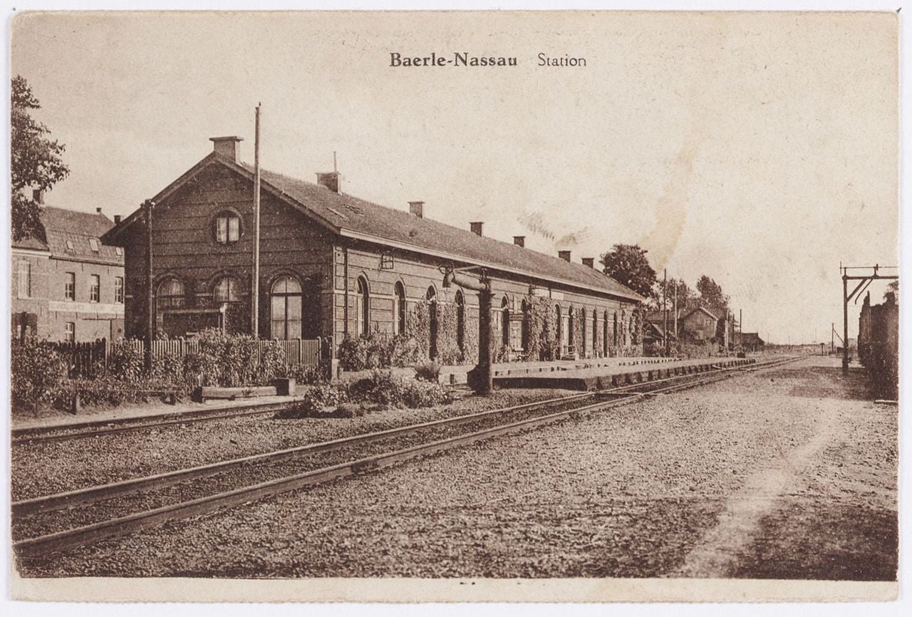 Station Baarle-Nassau dat is omgedoopt tot wokrestaurant (foto: Regionaal Archief Tilburg).