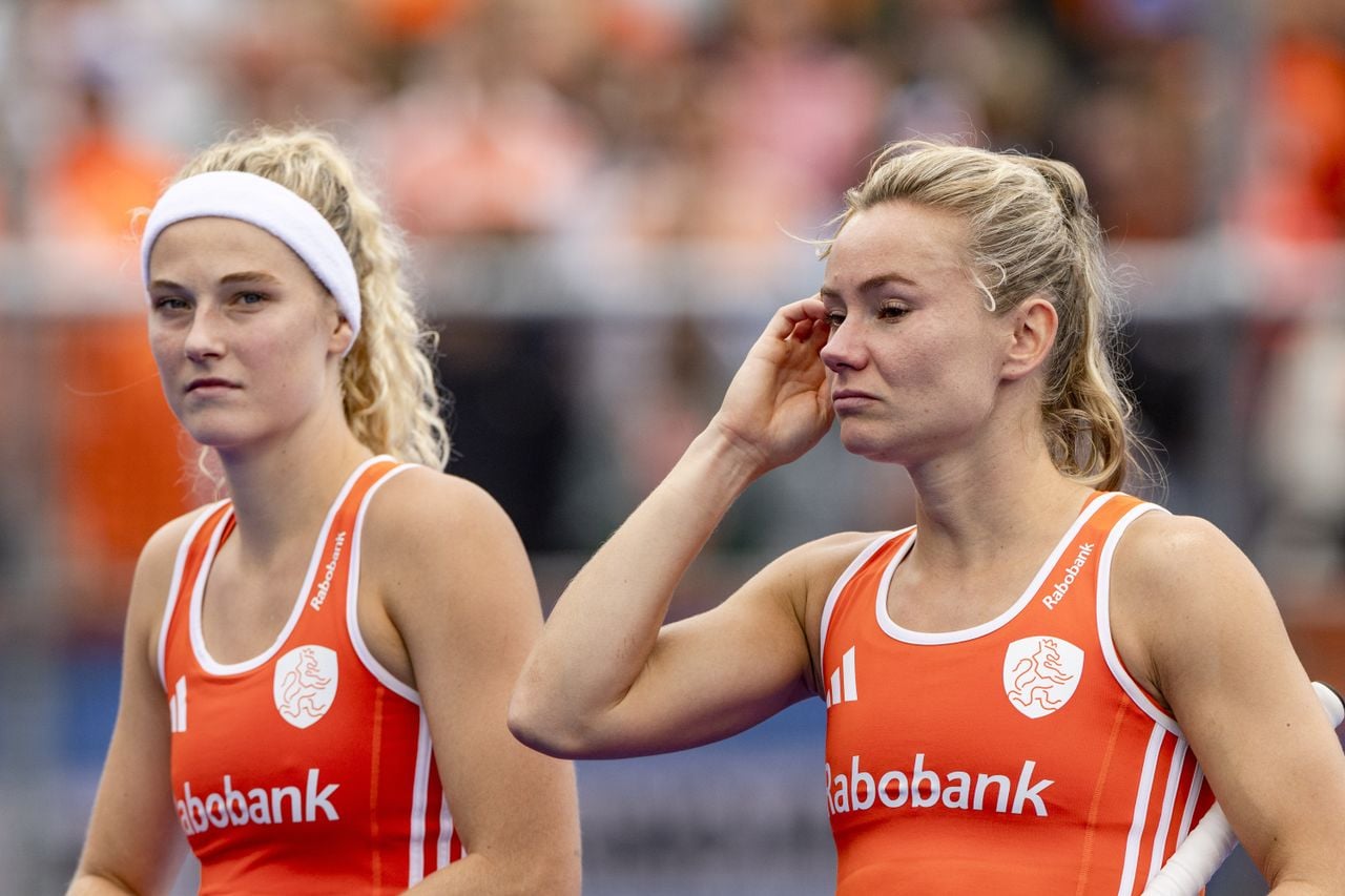 Doelpuntenmaker Yibbi Jansen en Freeke Moes (foto: Sem van der Wal / ANP).