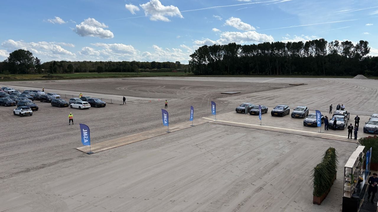Een deel van het terrein waar ASML gaat bouwen (foto: Rogier van Son). 