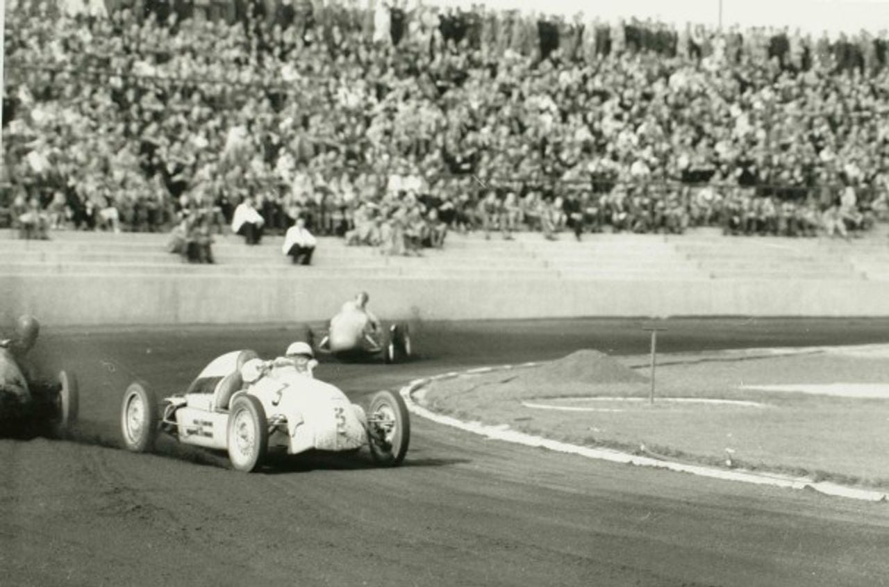 Autoraces bij De Vliert in 1953 (foto: Erfgoed 's Hertogenbosch).