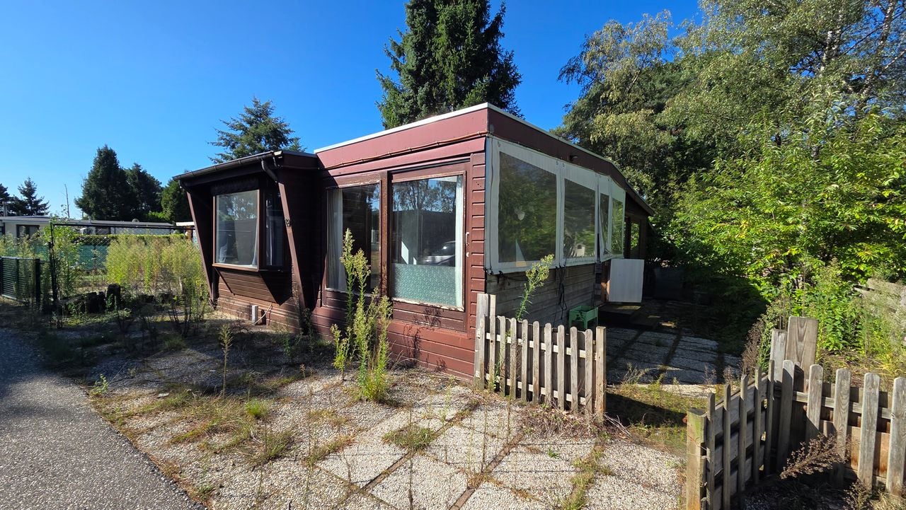 Dit chalet kocht Kristy voor 17.500 euro (foto: Noël van Hooft).