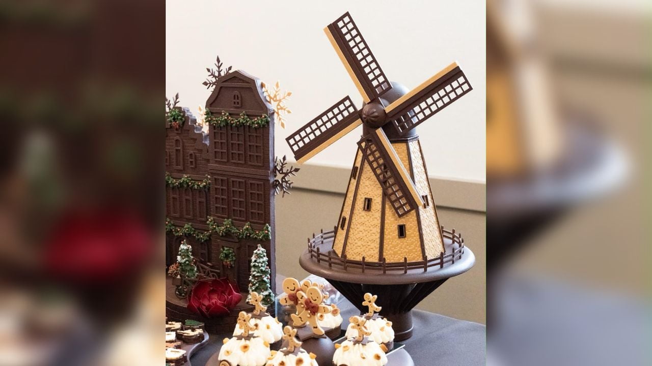 De chocolade molen op de showtafel (foto: Patisserie de Rouw).
