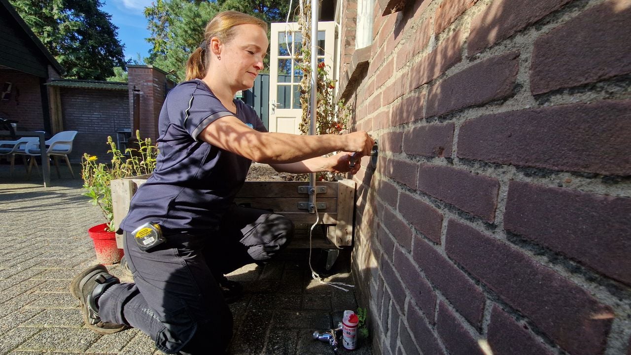 Moniek bij het buitenkraantje (foto: Tom Berkers).