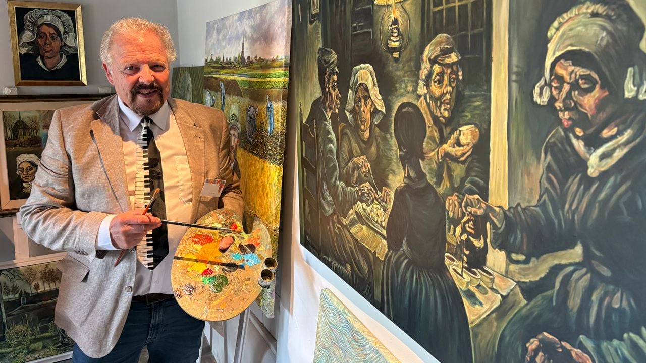 Hennie Agten bij zijn versie van de Aardappeleters (foto: Alice van der Plas).