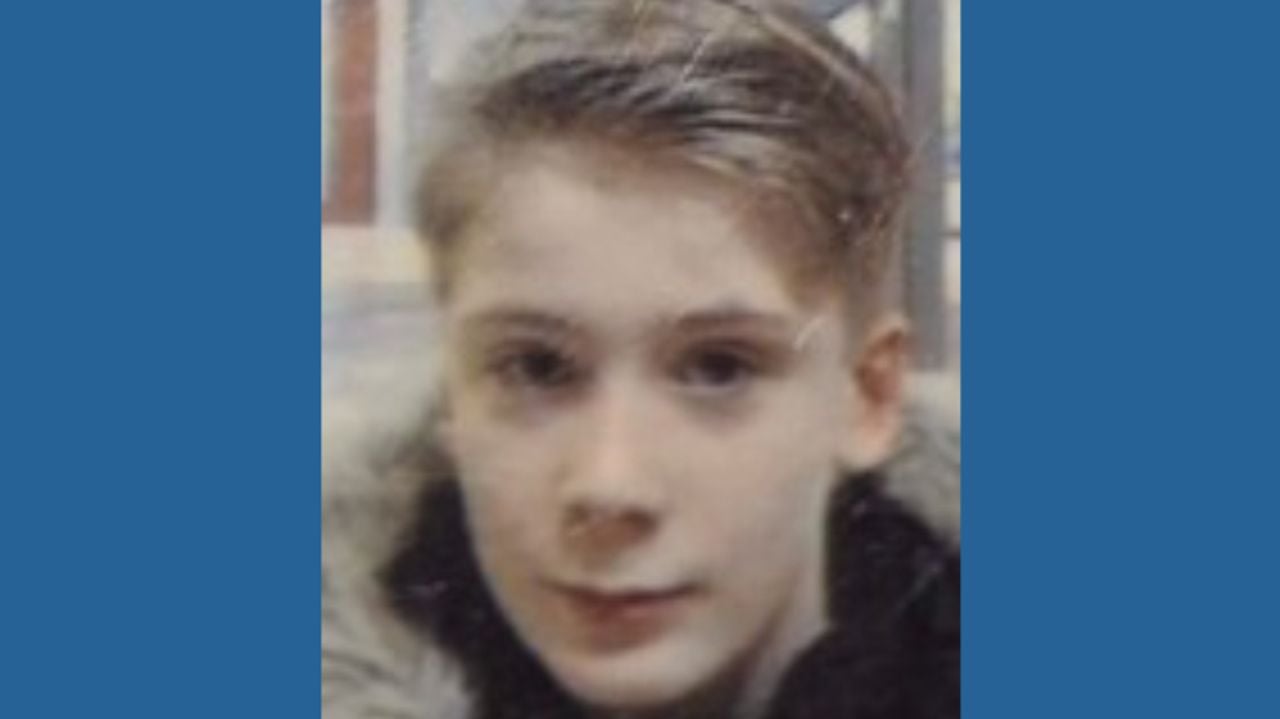 Soms draagt de vermiste Nicky (13) geen bril (foto: politie).