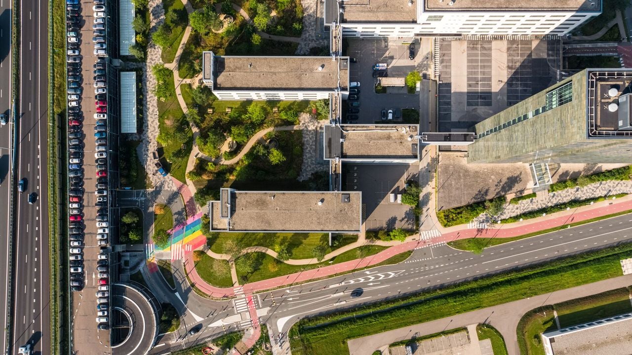 Chipmachinefabrikant ASML in Veldhoven (foto: ASML).