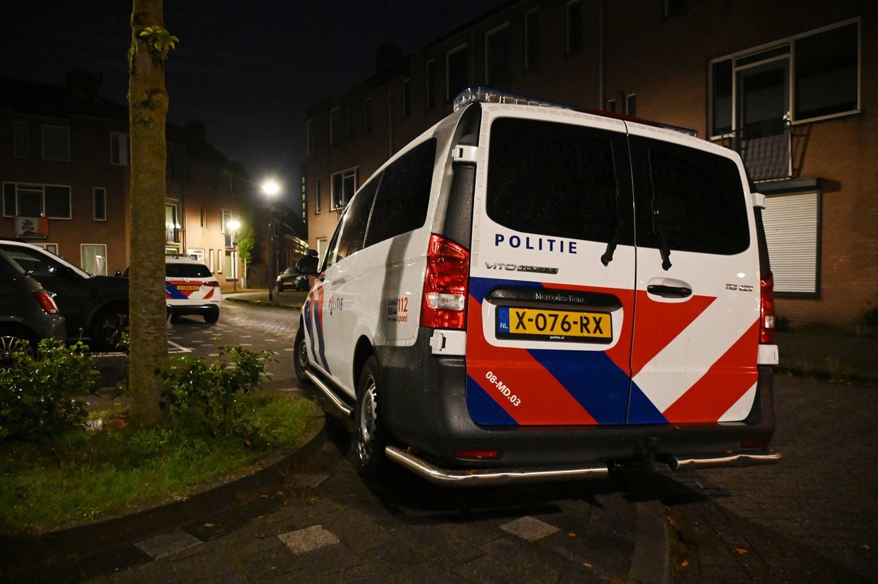 Ook politie is ter plekke (foto: Perry Roovers/Persbureau Heitink). 