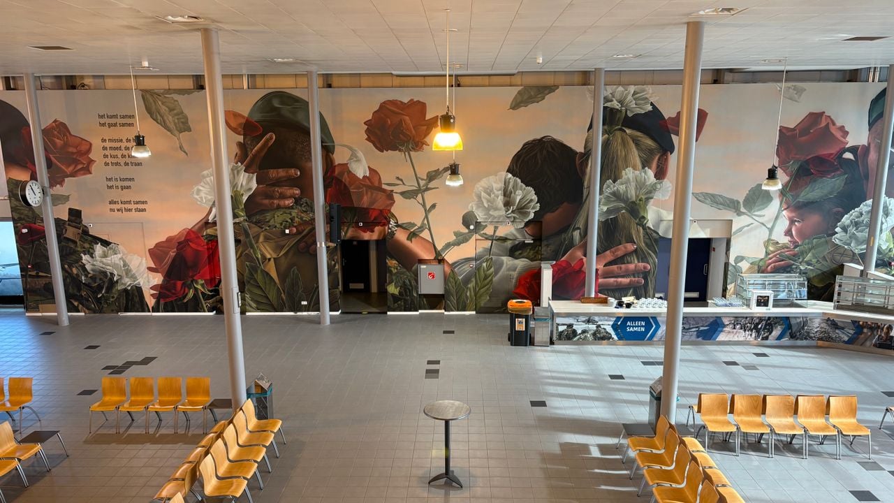 Links op de muurschildering staat Stephan Palaster afgebeeld (foto: Rogier van Son). 