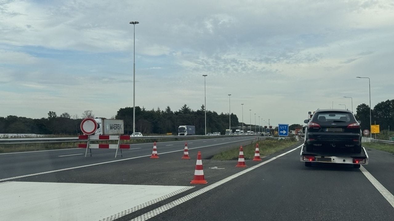 De snelweg is helemaal afgesloten (foto: Lav Lukač).