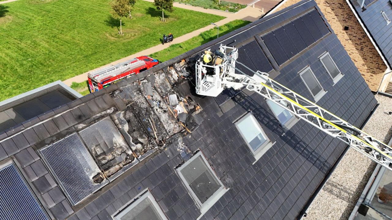 Brand in een huis in Rosmalen (foto: Bart Meesters/Persbureau Heitink).