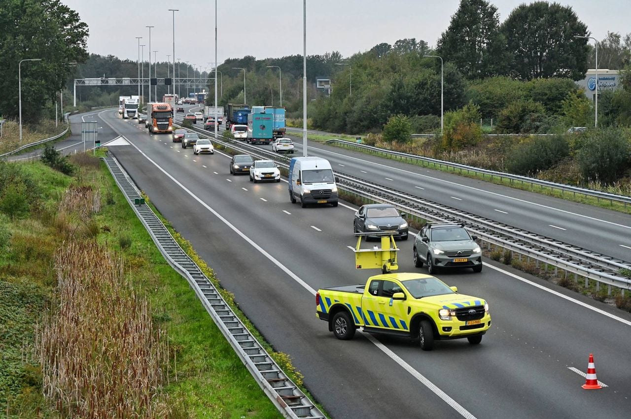 Motor en auto botsen op de A58 (foto: Toby de Kort/Persbureau Heitink).