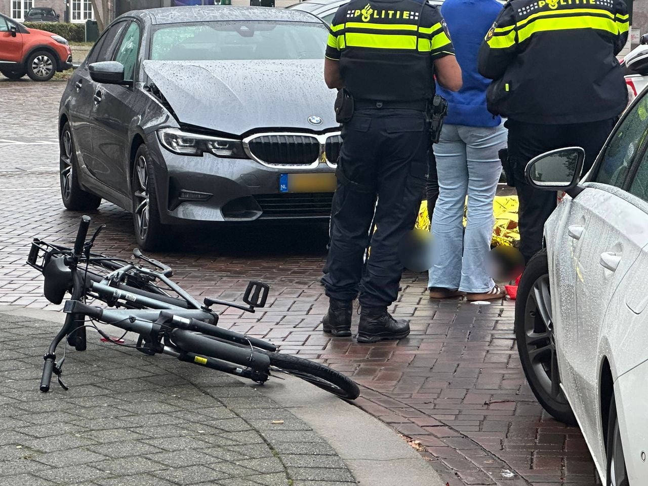 Vrouw gewond na botsing in Breda (foto: Perry Roovers/Persbureau Heitink).