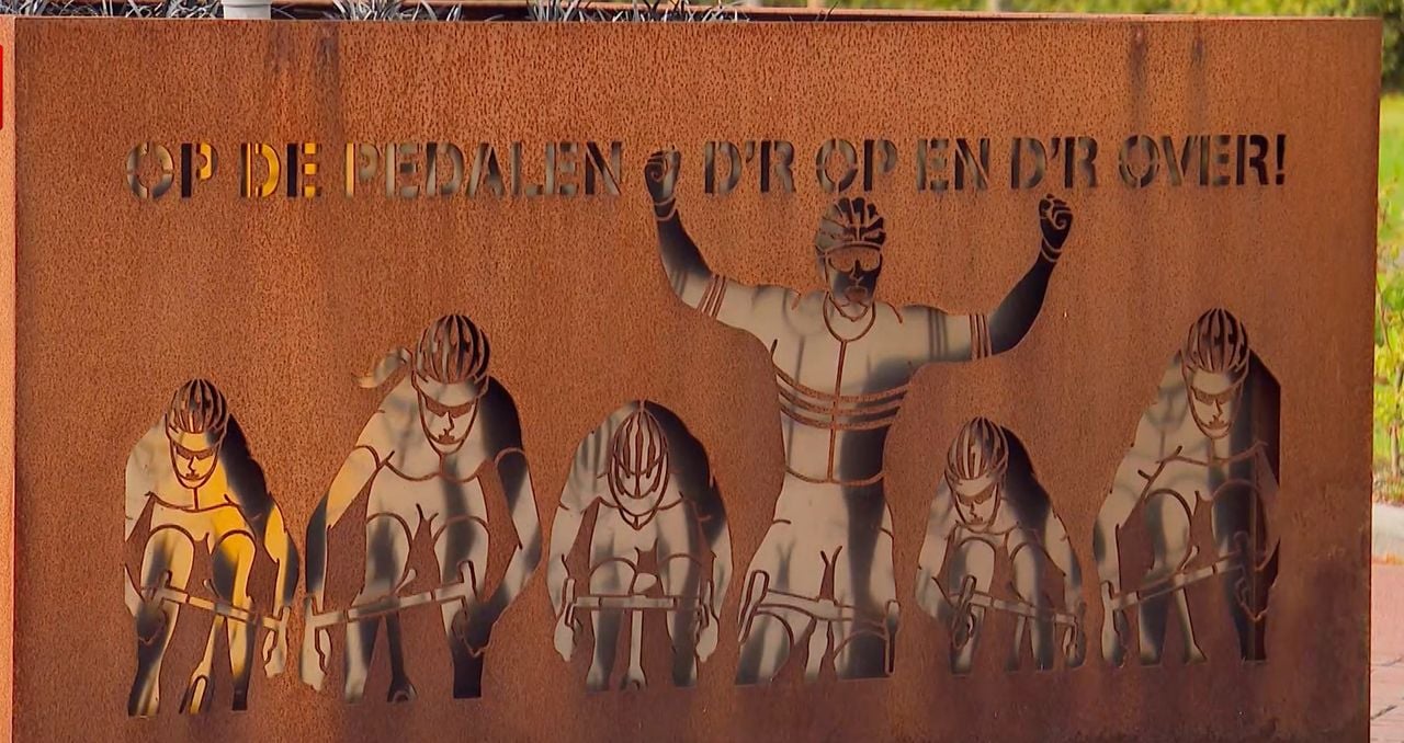n Luyksgestel zijn speciale bloembakken geplaatst met een afbeelding en eerbetoon aan Lavreysen. (foto: Omroep Brabant).
