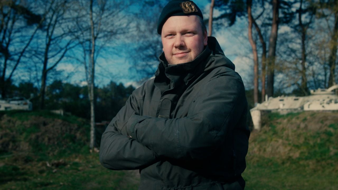 Sergeant Pieter werkt als instructeur op het CBRN-trainingscentrum (foto: Verborgen Helden).
