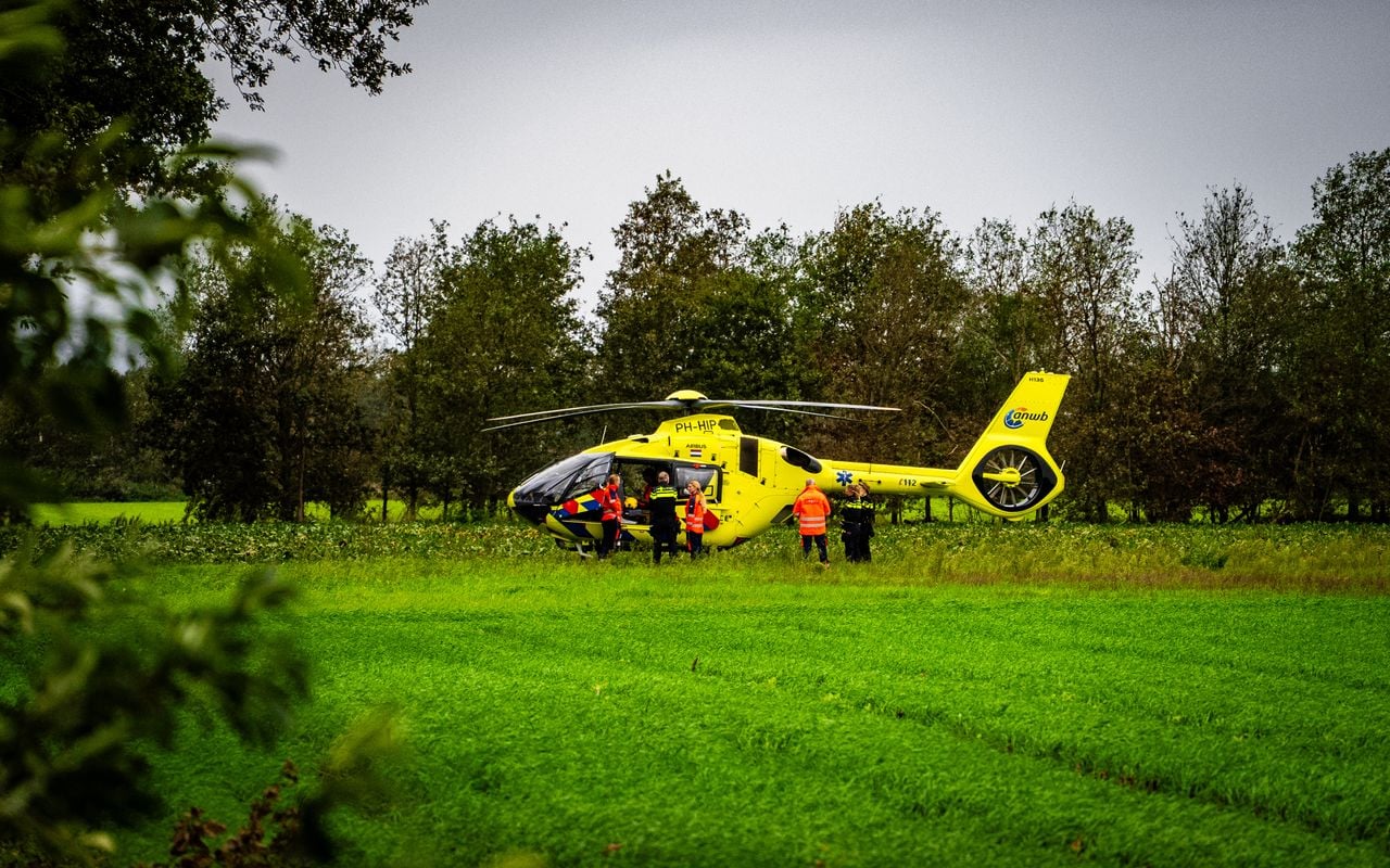Persoon bekneld bij landbouwmachine (foto: Lucas Lammers / Persbureau Heitink).