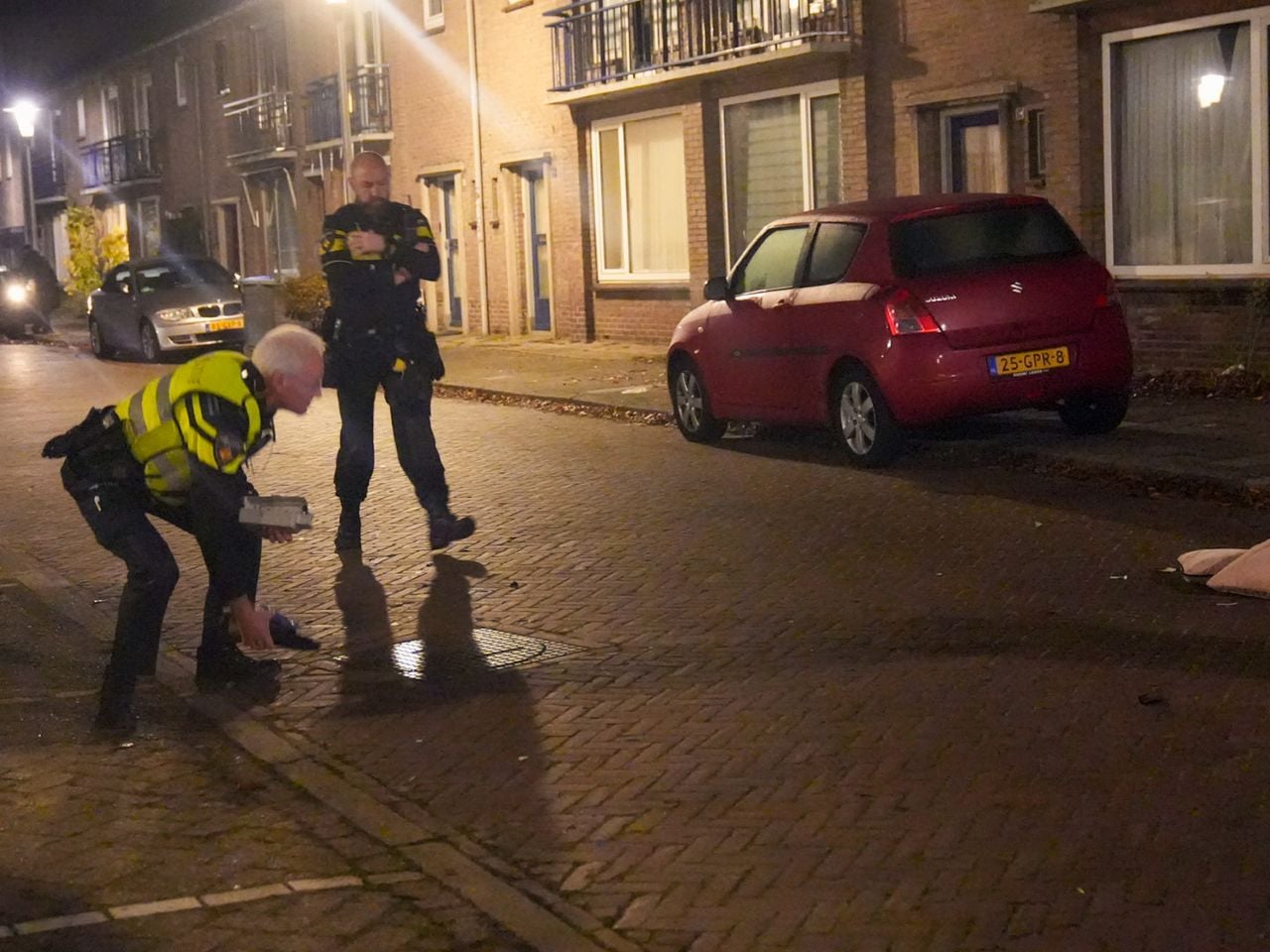 Politie doet onderzoek (foto: Harrie Grijseels/Persbureau Heitink).