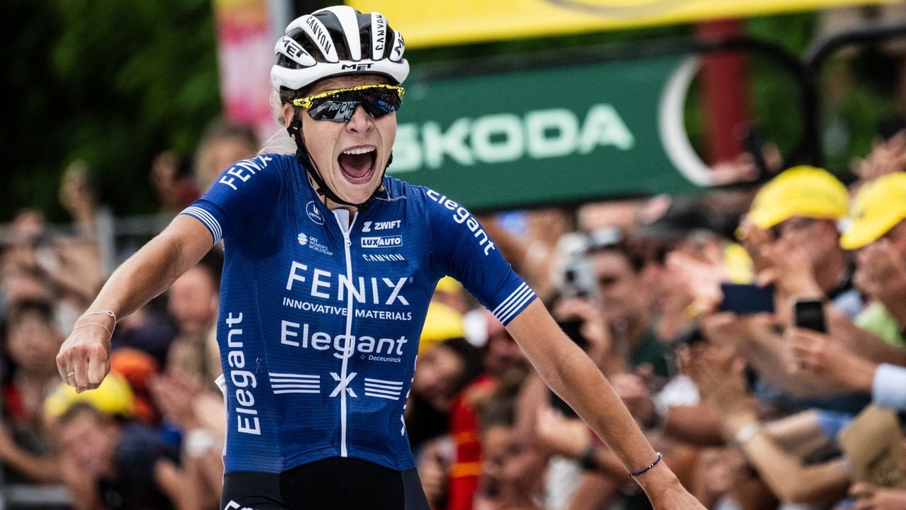 Yara Kastelijn bij een eerdere overwinning in de Tour de France (foto: ANP).