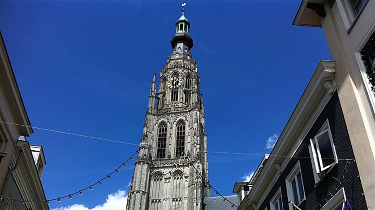 De Grote Kerk in Breda is 97 meter hoog (foto: Omroep Brabant).